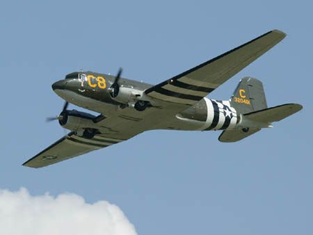 飞机翅膀那么薄为什么能托起机身,飞机翅膀的翼稍小翼有几种