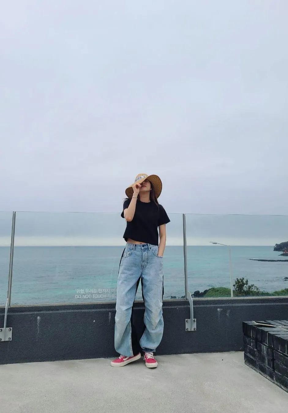 jennie穿搭冬香奈儿,求jennie同款衣服