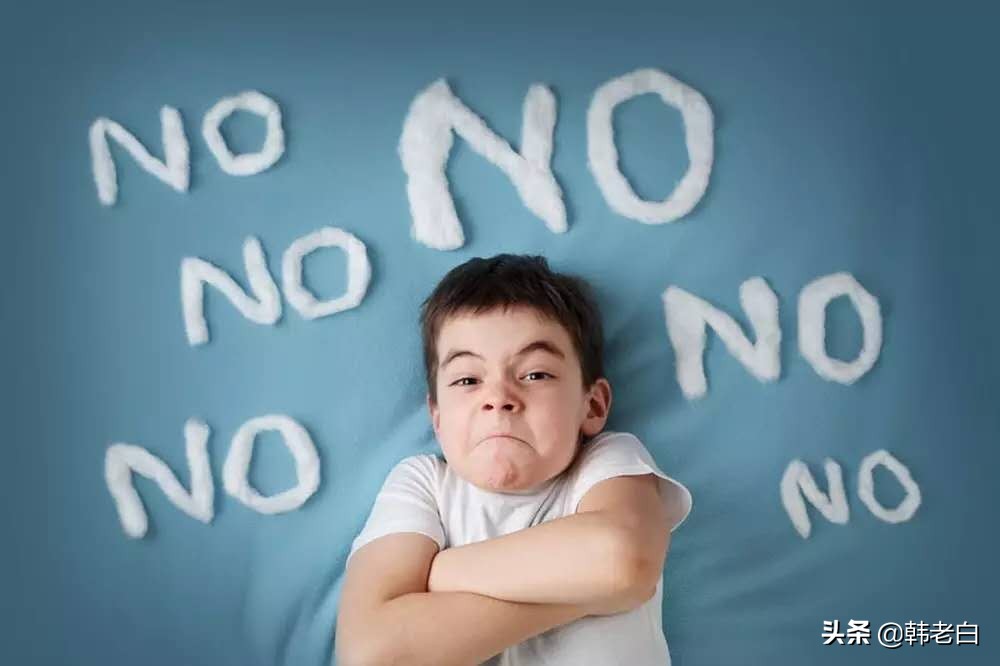 父母哭穷式教育孩子,父母经常哭穷老是要钱