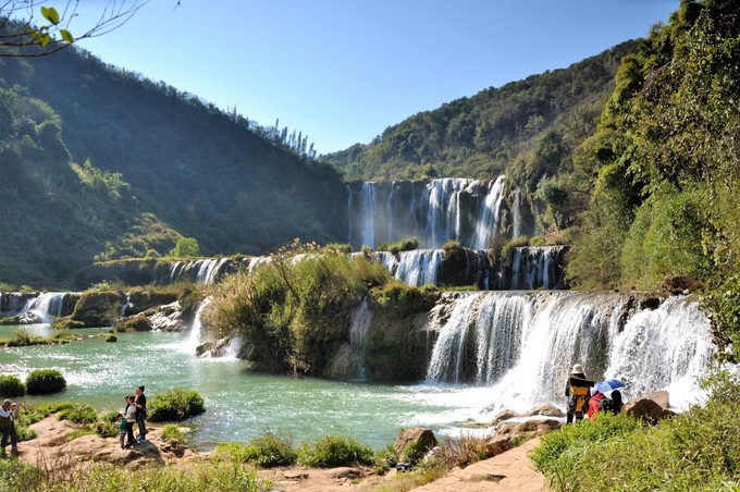 走进春天走进桃花盛开的地方,云南罗平金色花海之旅