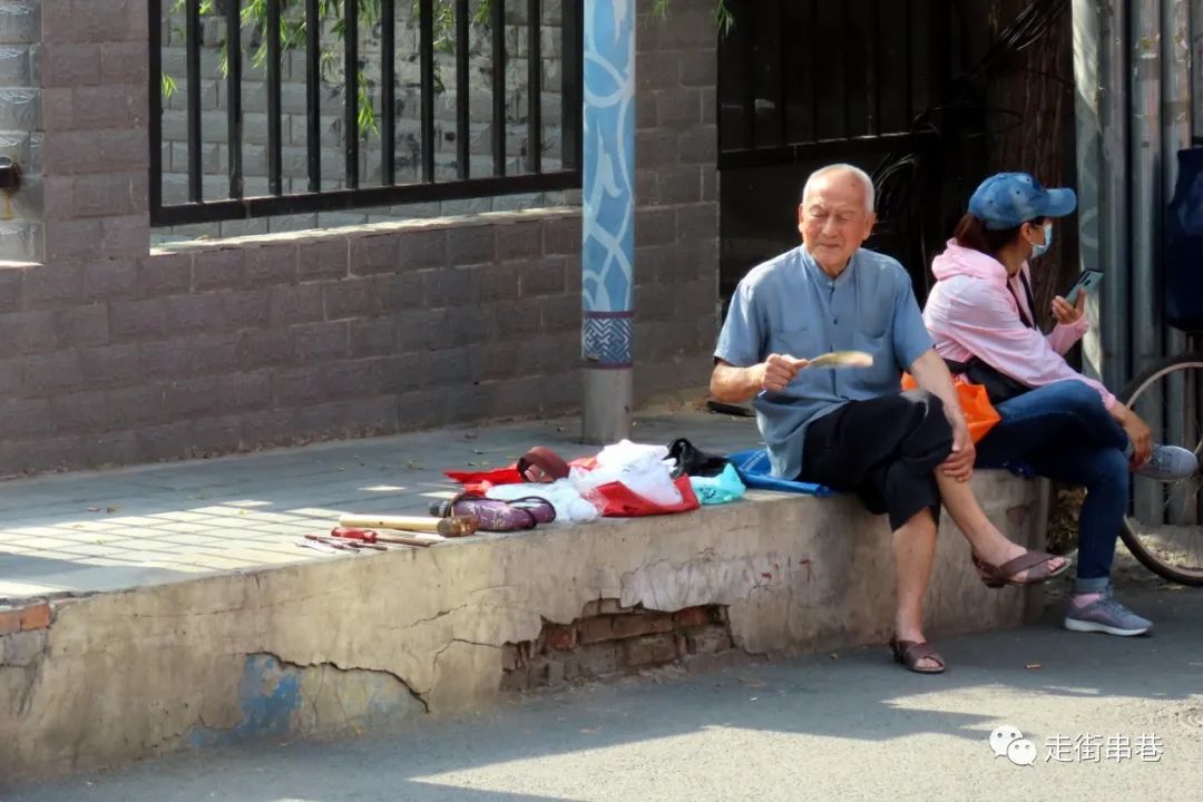 疫情期间还有人摆地摊吗,疫情期间摆摊生活的人