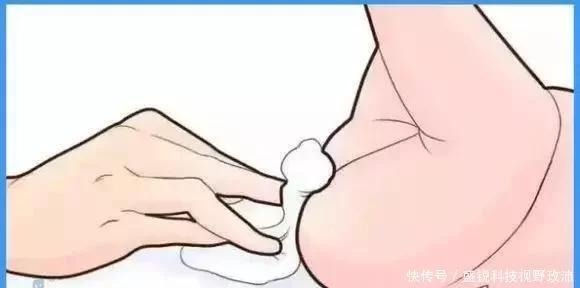 正确给宝宝换纸尿裤的方法,如何正确给宝宝换纸尿裤