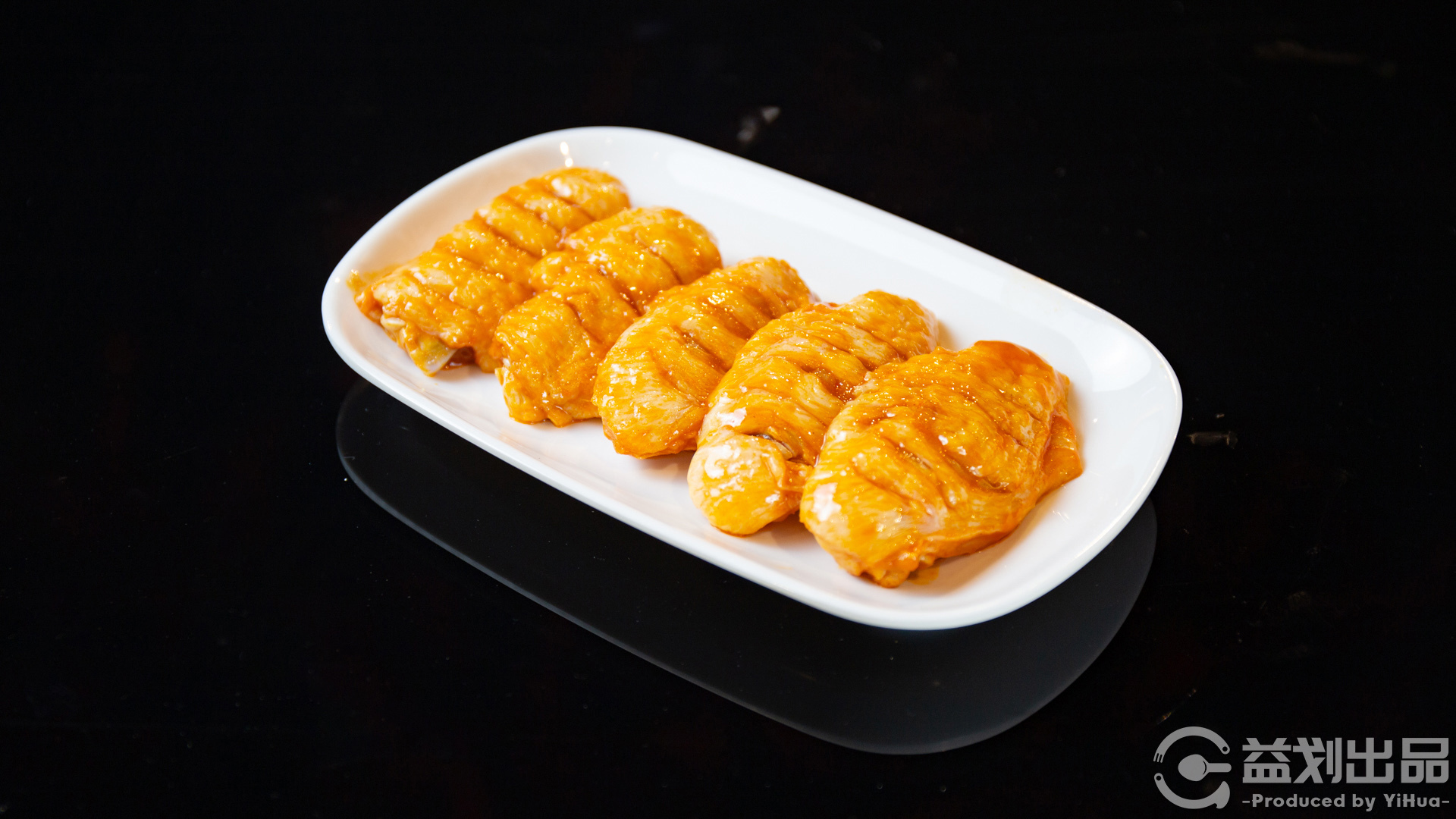 呼市旋转火锅烧烤一体餐厅,呼市吃烤肉推荐餐厅有哪些