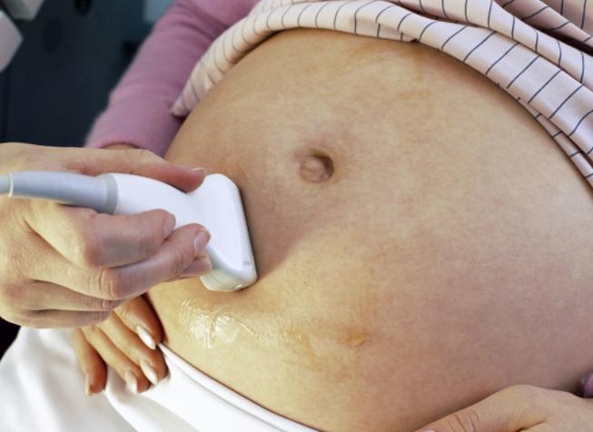 生孩子先见红好还是见水好,生孩子前见红和破水的区别