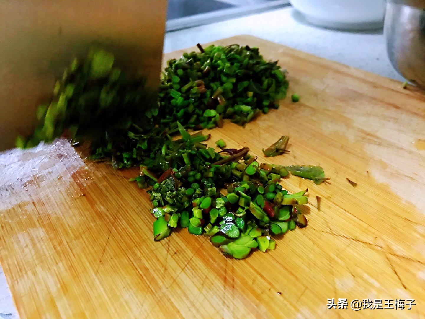 50元一斤的香椿怎么吃,香椿100多块一斤你愿意尝鲜吗