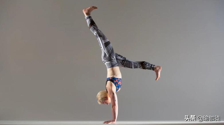 倒立为什么立不起来,倒立为啥维持不了平衡