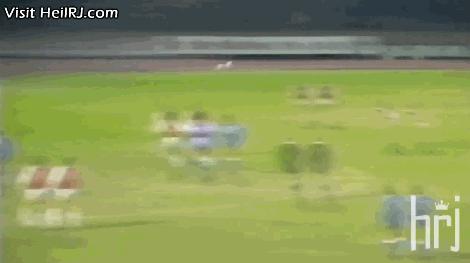 足球史上最全能支点中锋!他可以在中锋、前腰和边锋之间无缝衔接!