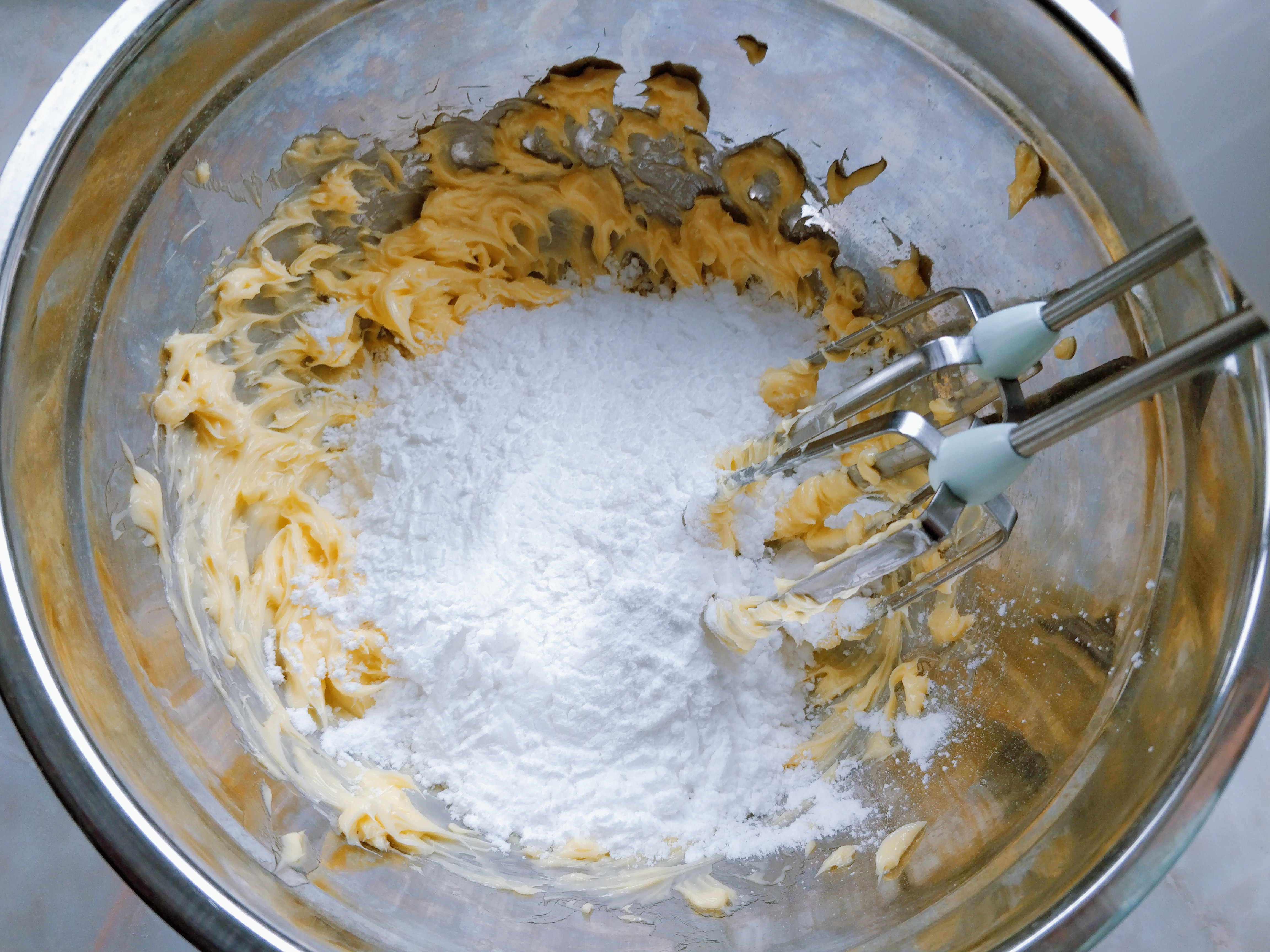 酥皮奶黄流心月饼私房配方分享,美心流心奶黄月饼6个装36元一盒