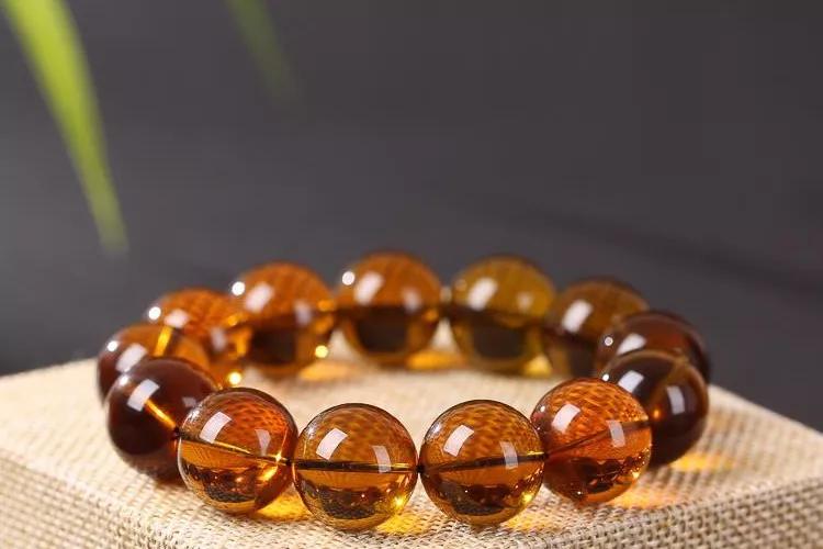 俄料琥珀和缅甸琥珀哪个好,缅甸琥珀和其它琥珀的区别