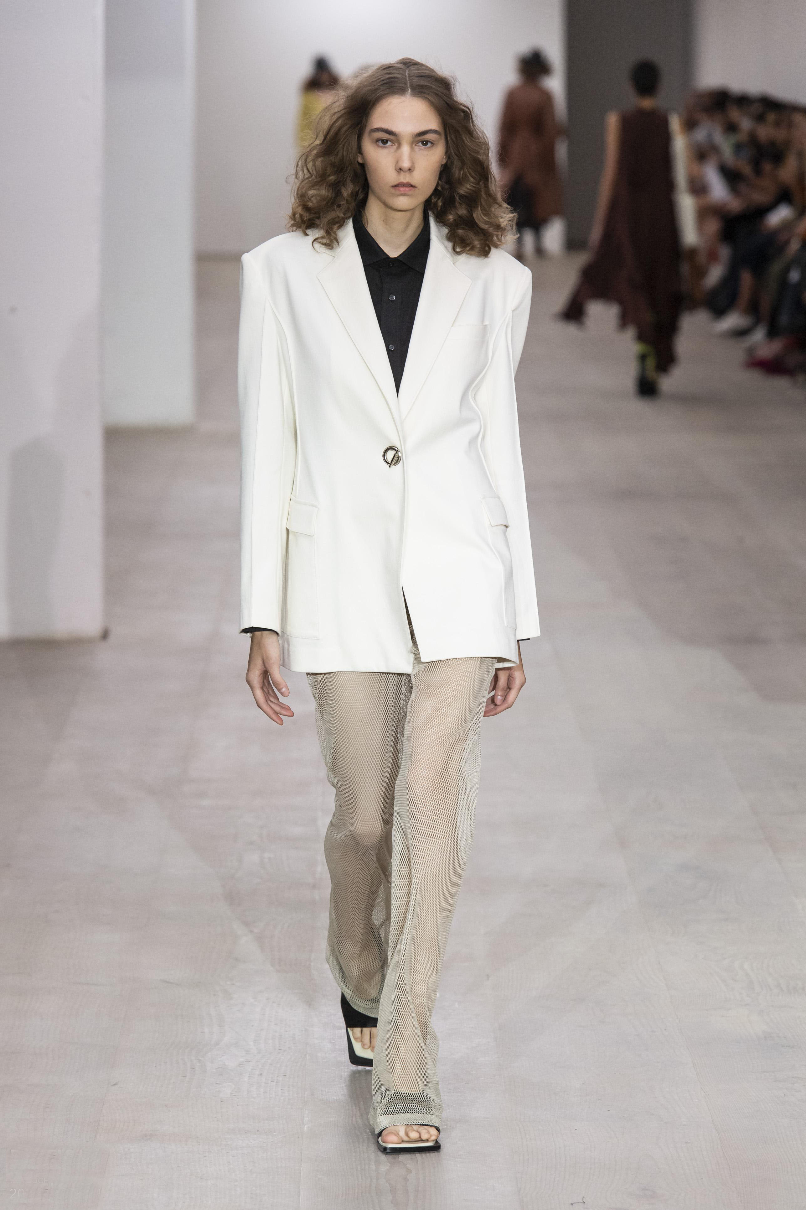 2023秋冬上海时装周秀场设计,2021巴黎高定时装周秀场