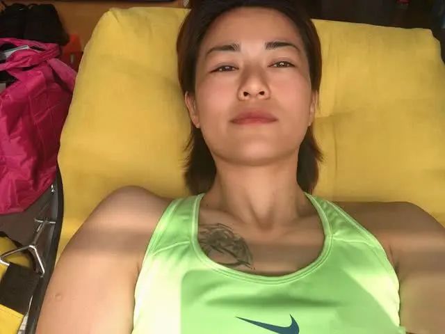 铿锵玫瑰中国女足图,中国女足铿锵玫瑰带字图片