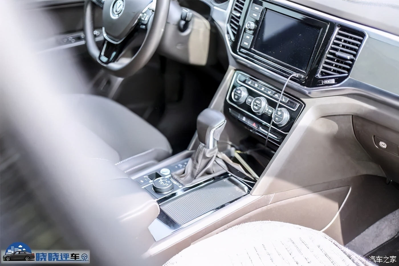 肌肉大块头举汽车,肌肉大块头分享途昂综合用车体验