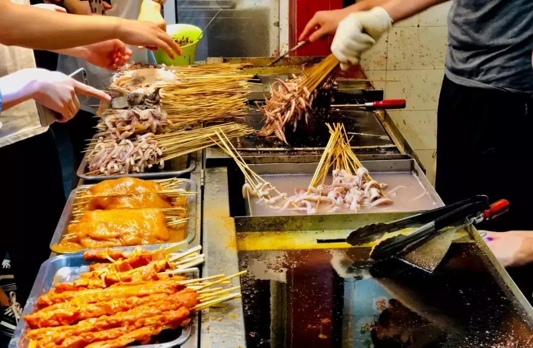 南京夜宵美食推荐必吃,南京三条巷宵夜雪菜肉丝面