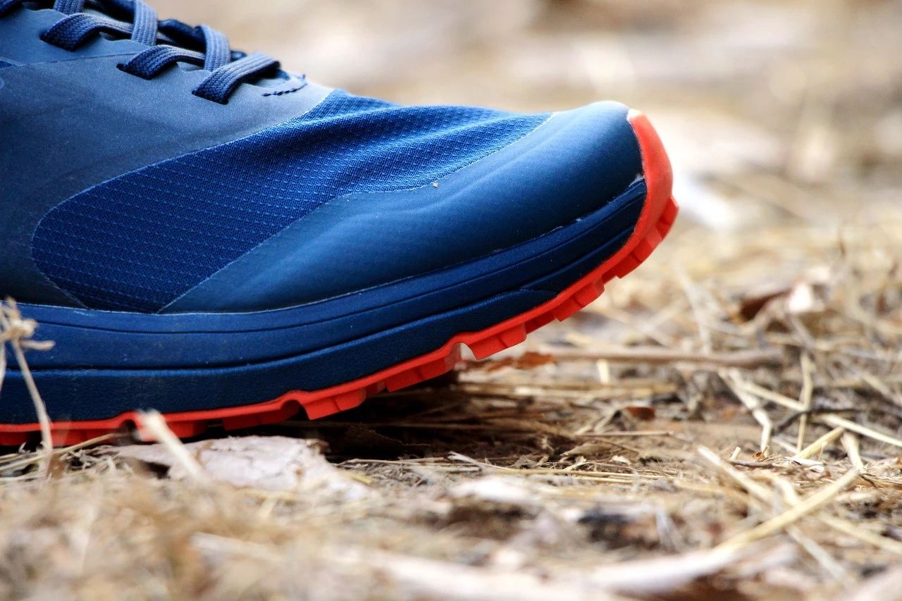 透气耐磨，带你纵横山巅：始祖鸟越野鞋评测