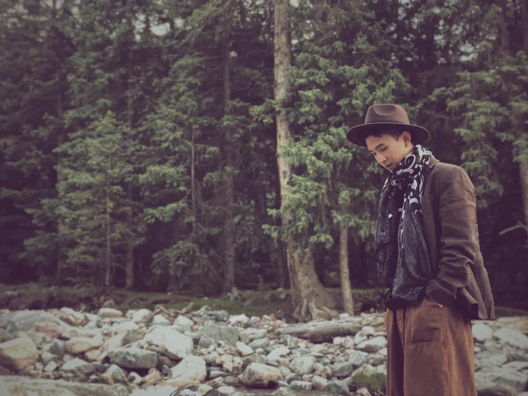 我们采访了歪嘴战神本人，并问了他当赘婿到底是什么感受