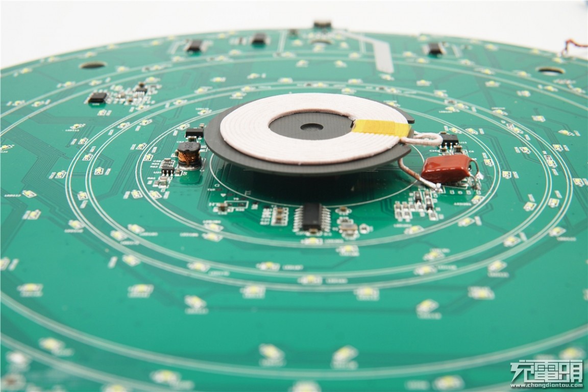 这个充电器充电时的仪式感太强了忍不住想买