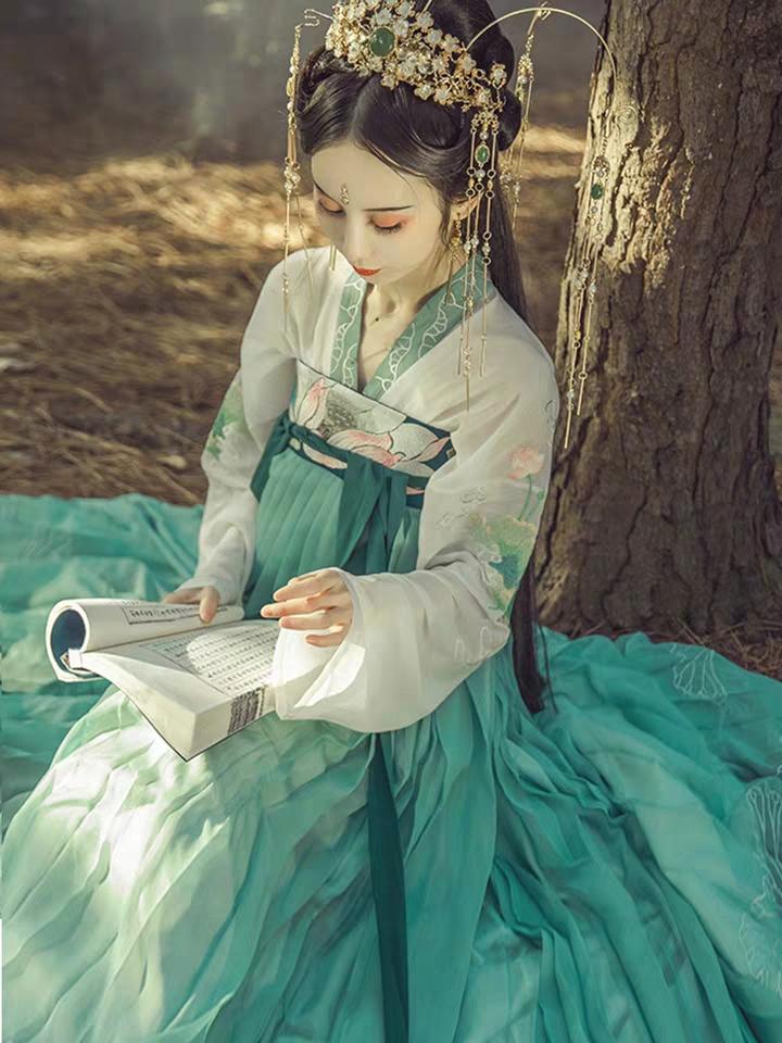 汉服的款式和颜色如何选择,汉服穿哪种款式好看