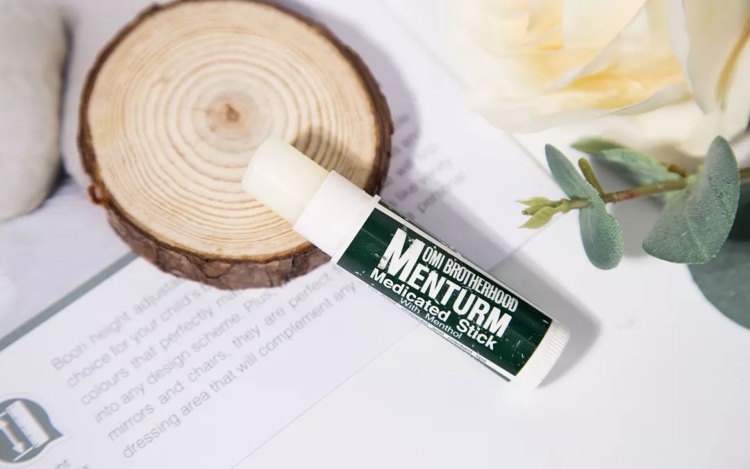 可以让嘴巴滋润红的润唇膏,最好用的几款润唇膏