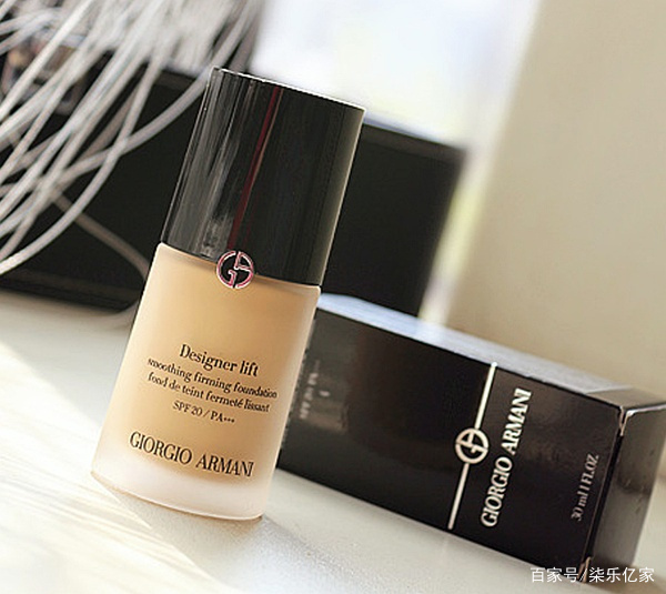 armani阿玛尼柔亮光泽粉底液 (armani阿玛尼新款蓝标大师粉底液)