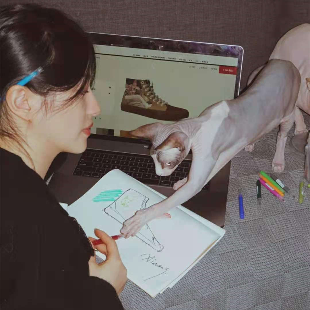 跟着时尚博主学穿搭,跟着博主打卡