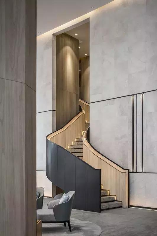 楼梯这样设计才惊艳,楼梯下空间怎么设计高级