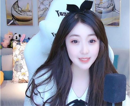 女主播的走红方式：知夏靠身材，火线妹靠可爱，鹿早早才貌双全