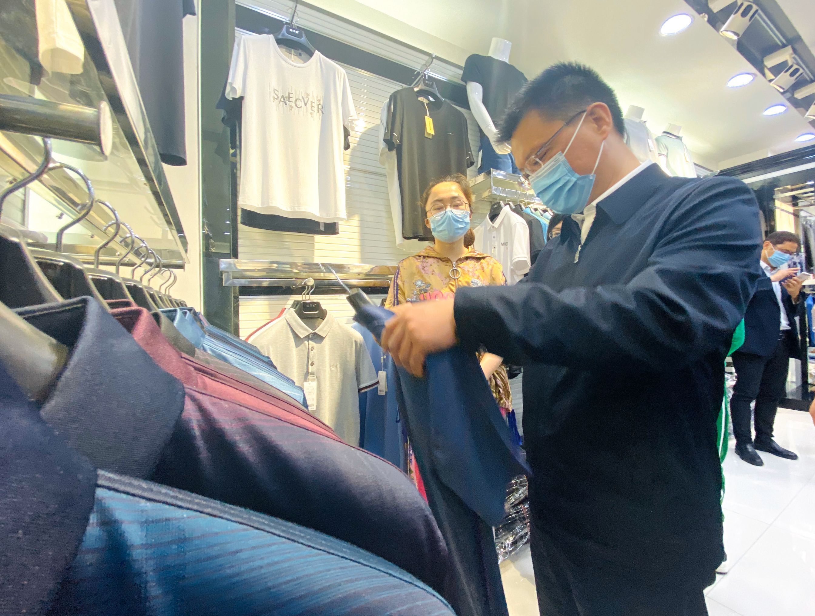 合肥最大的服装批发市场,合肥最大的服装批发厂