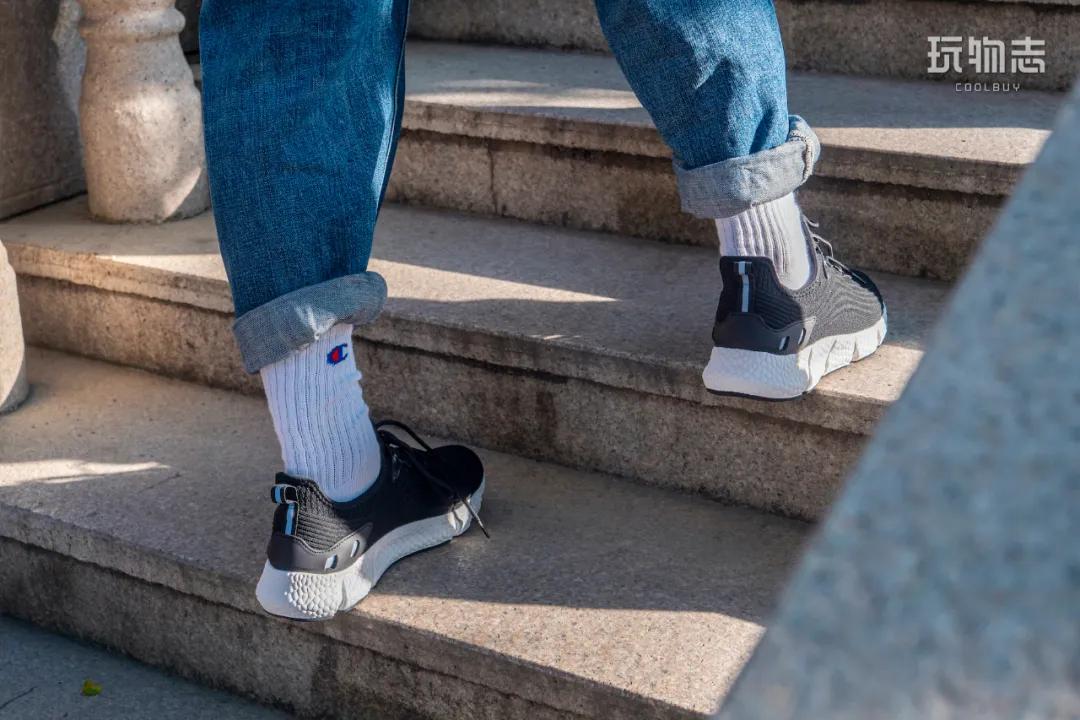 磁力按摩防水鞋,用强磁铁做摇步器