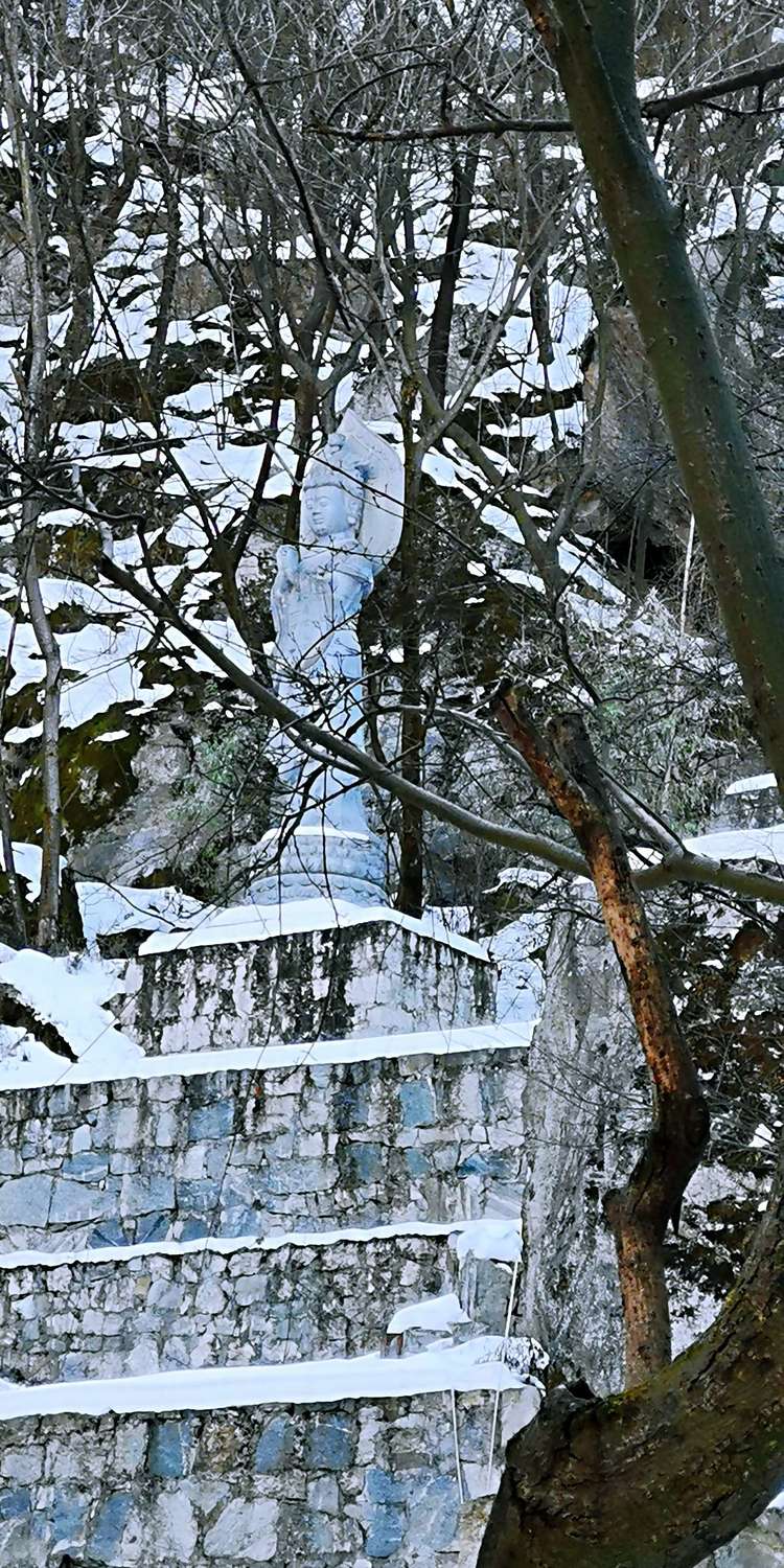 20210117独行太兴山，误入佛国秘境花石湾