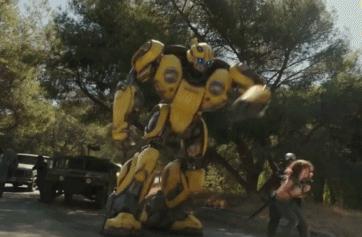 上映首日获得单日票房第一的佳绩,大黄蜂最新上映消息