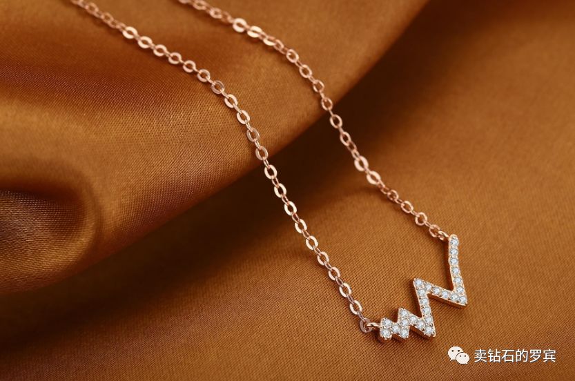 珠宝销售技巧1125：顾客说K金不保值，你的话术怎么说？