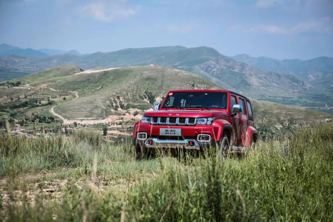 北京bj40成佛坡越野视频,北京越野车bj40远行