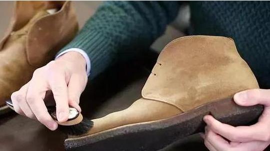 不同材质保养鞋子技巧,不同皮质鞋子的保养方法