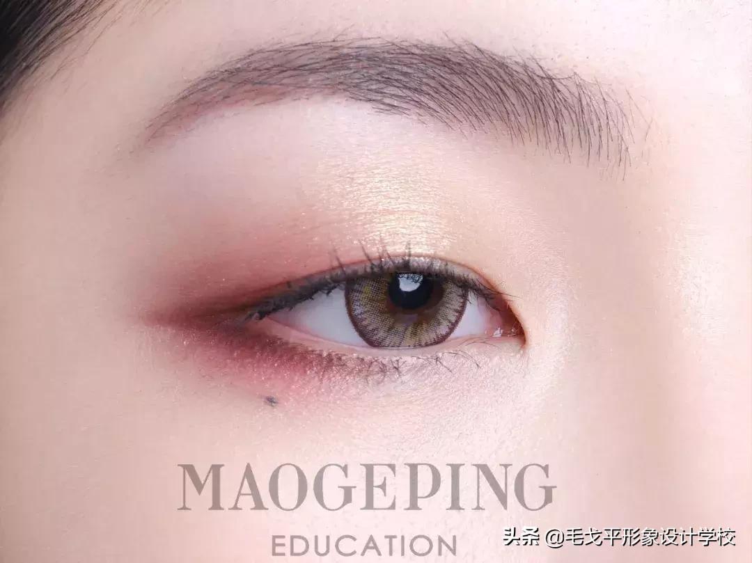 内双无双眼皮贴及假睫毛眼妆教程,没有双眼皮的圆眼怎么画眼线