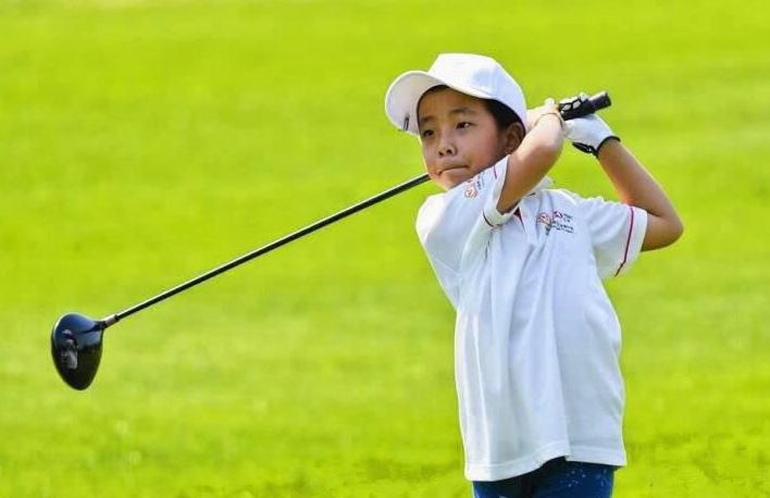 小孩学习高尔夫一年费用需要多少,孩子有必要学习高尔夫