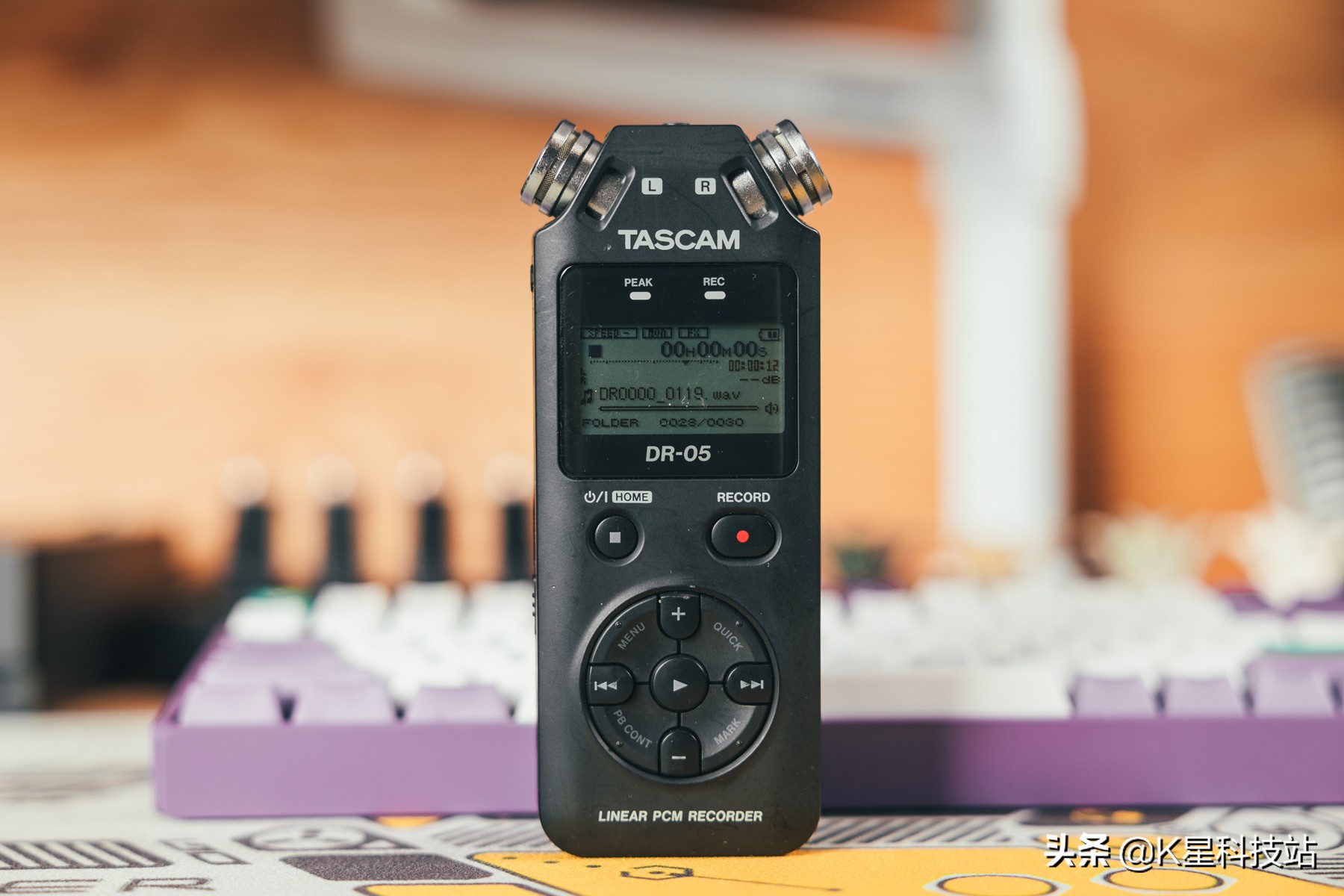 花2K为工作室准备了造型奇特的蛋，KEFEGGDUO有源桌面音箱值吗？