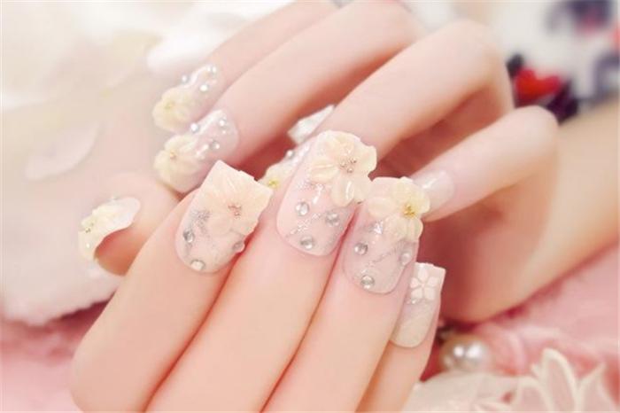 南宁学美甲学校推荐,美甲穿戴甲怎么更牢固