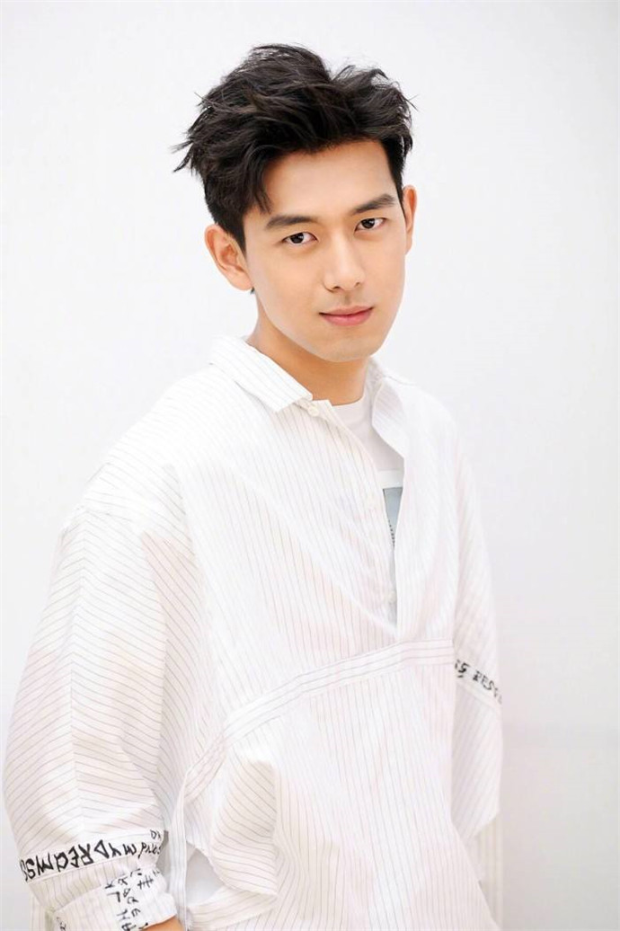 黄子韬6000万手表,黄子韬800万手表