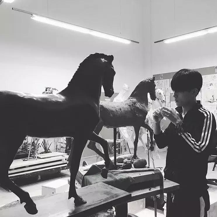 易烊千玺为什么这么吸引人,十七岁的易烊千玺经历了什么