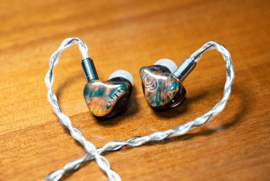 达音科动铁耳塞sa6,达音科sa6耳机颜色