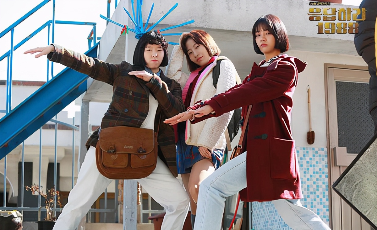 请回答1988德善所穿什么颜色毛衣,请回答1988德善所穿什么毛衣