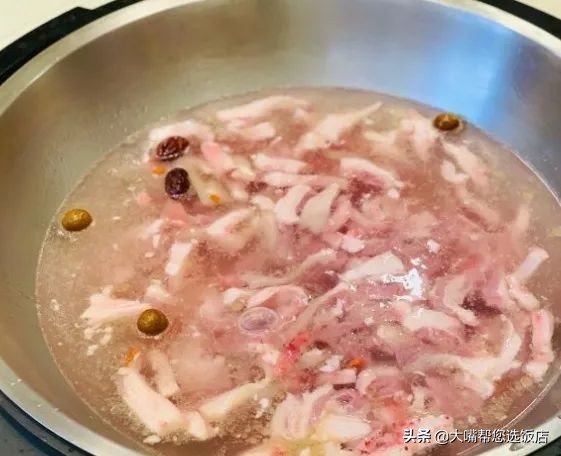 吃在中国的美味,中国美食大锅炖鱼