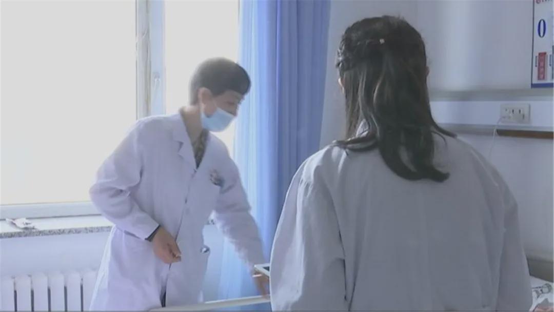 女子腹中取100斤重肿瘤,年轻女子查出大肌瘤