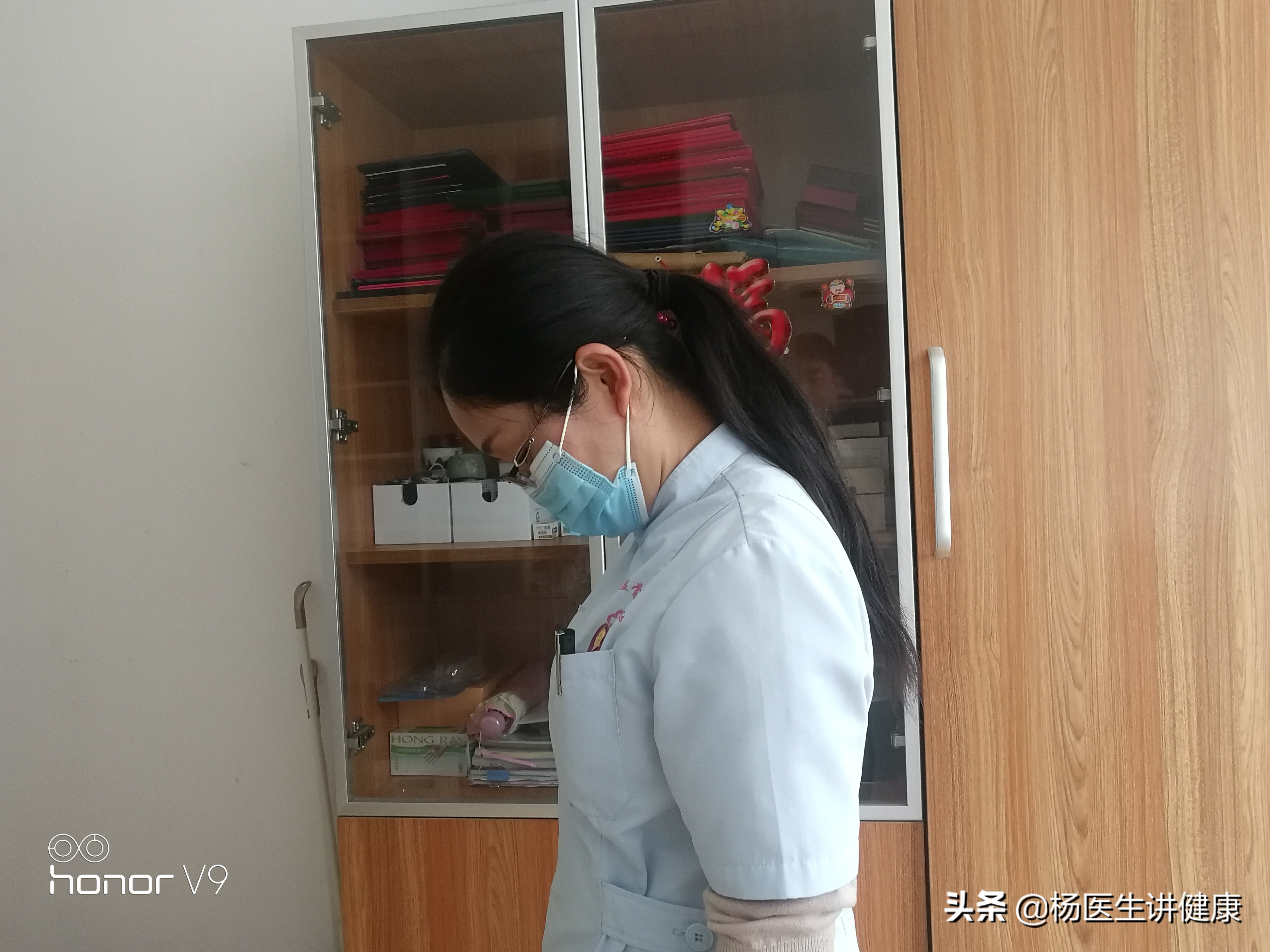 怎样做颈椎康复治疗操,一套颈椎按摩操5分钟治疗颈椎病