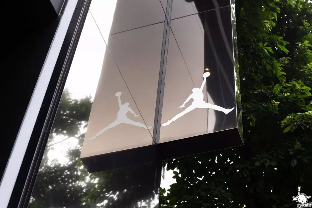 广州最大的AJ旗舰店来了！独栋双层，还有24款限量球鞋...