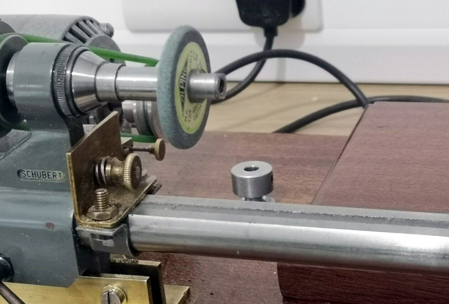 几十年前的老机床,古老的小车床