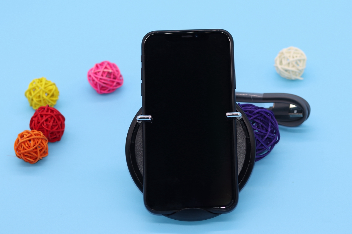 可以监测空气质量的车载快充，麦泡MIPOWPOWERCLIPAD评测