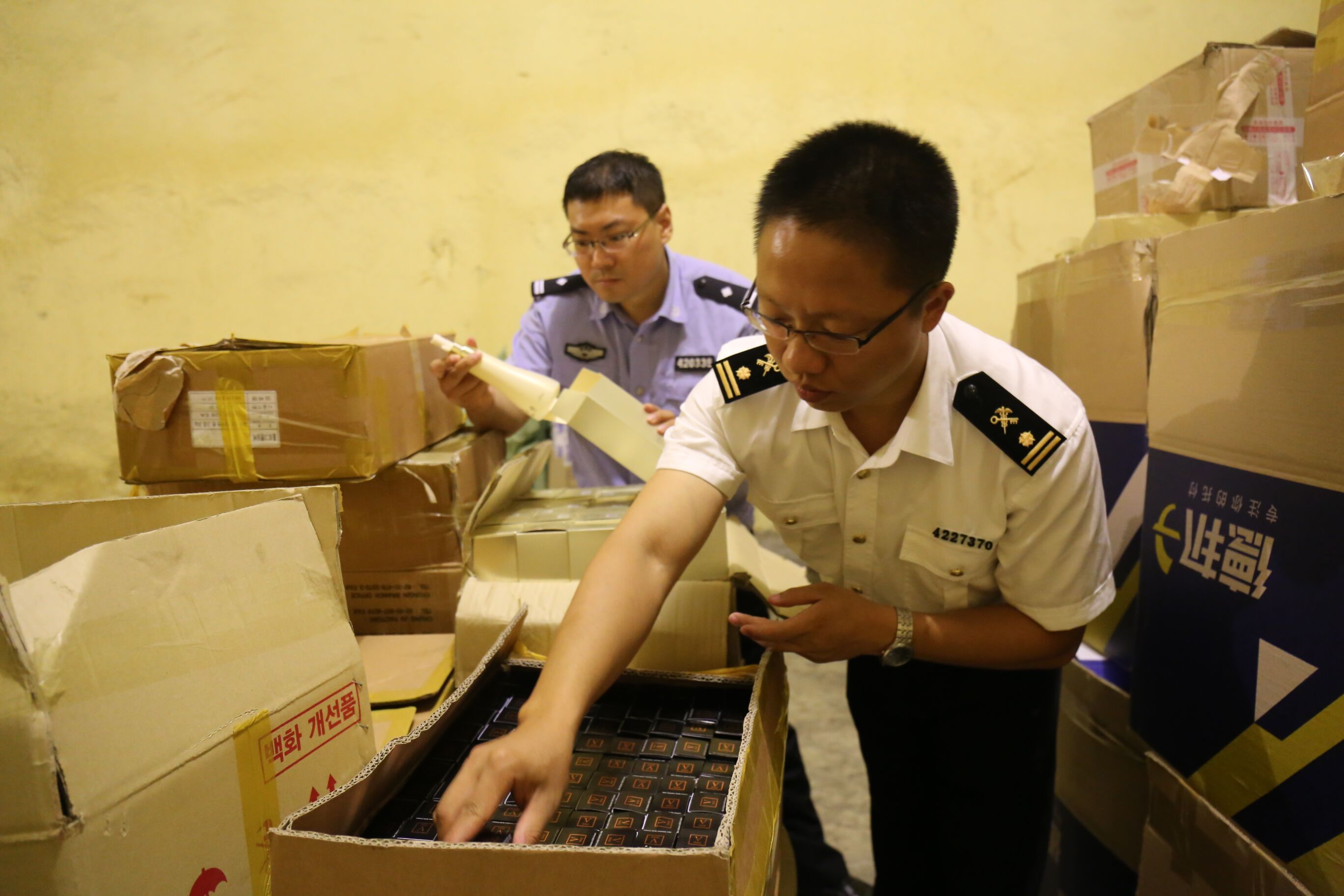 海关蚂蚁事件,青岛海关缉私最新消息公布