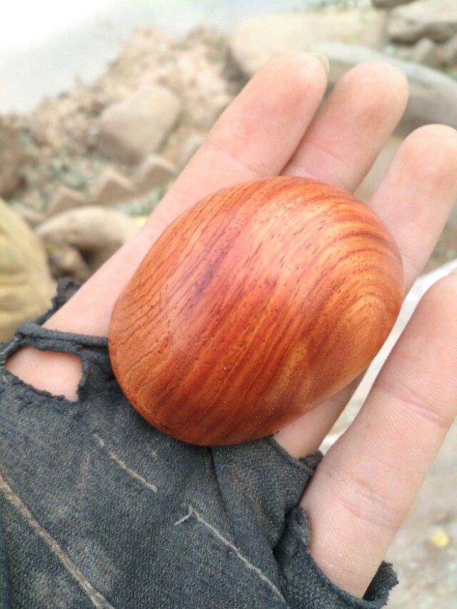 木雕富甲天下手把件制作视频,木雕入门教学简单小件