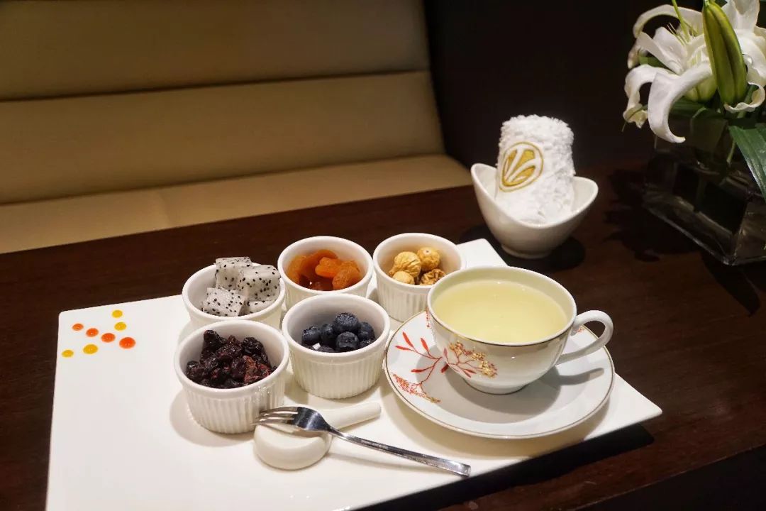 奚梦瑶戛纳酒店,奚梦瑶凯悦酒店